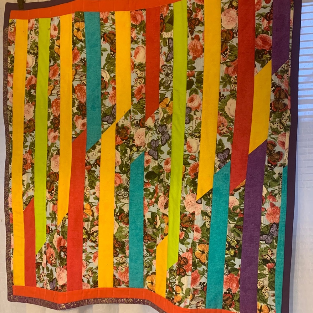 D&D Hand Made Crafts Christmas Quilt #5 - Picture 5 of 8